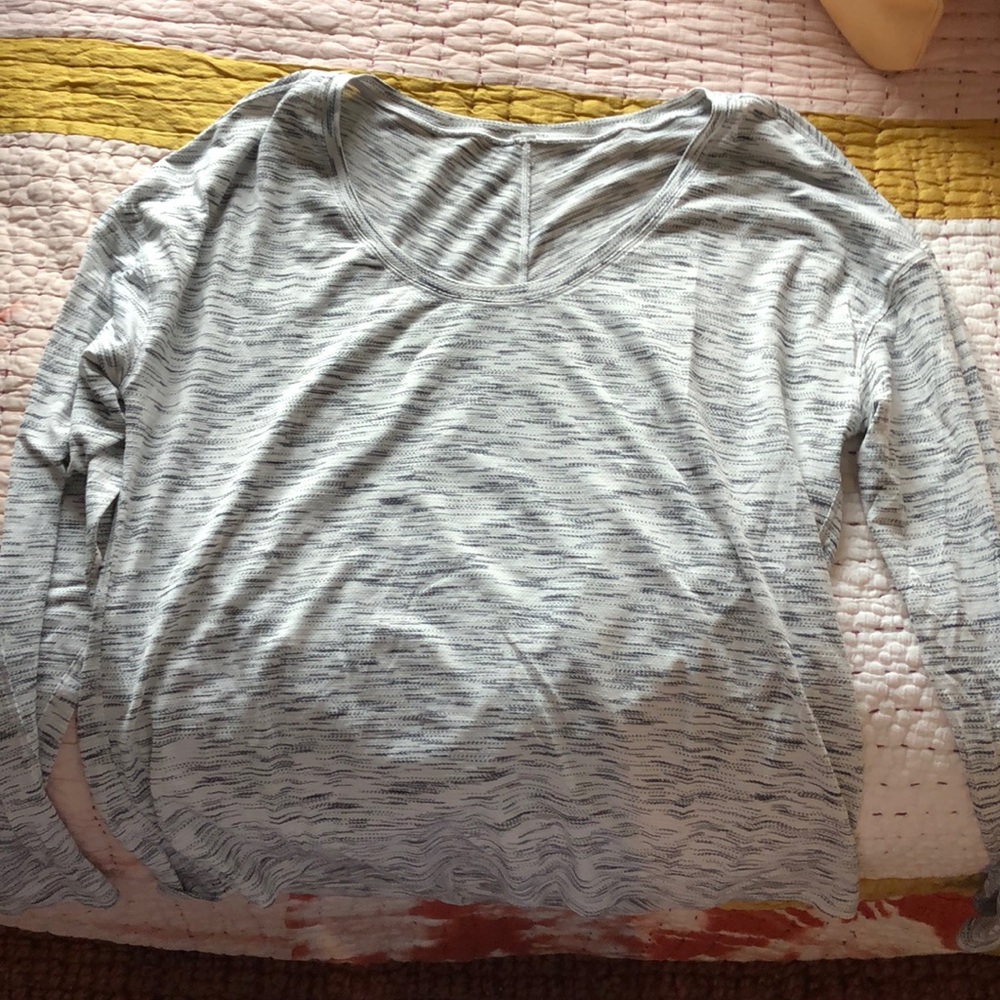 Lulu Lemon Loose Yoga Long Sleeve